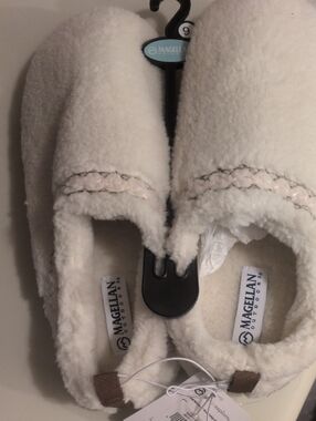 Magellan Outdoors Plush Cream Slippers